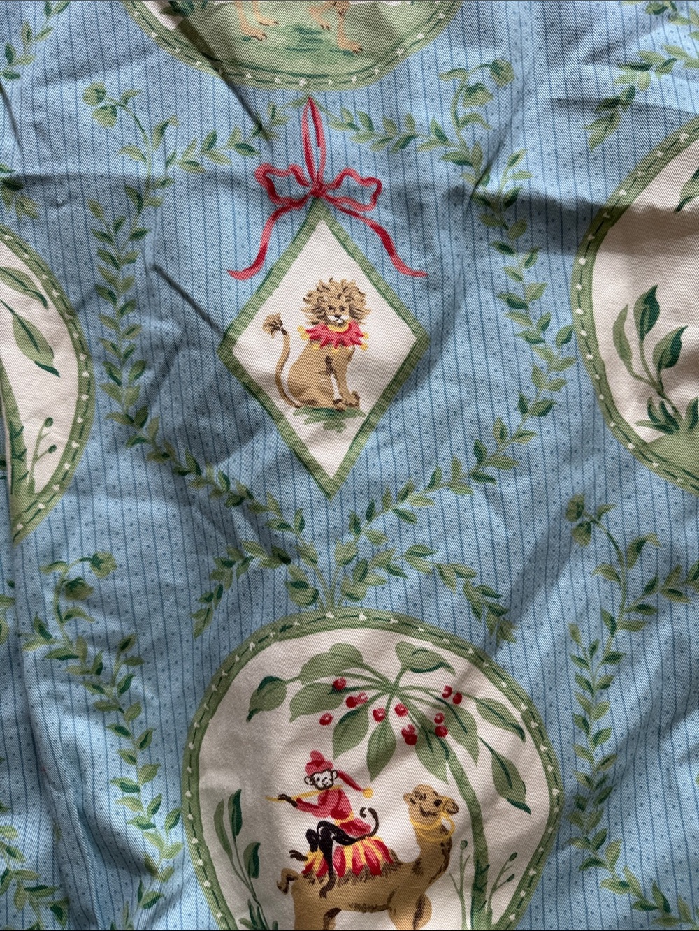 P. Kaufmann "La Menagerie" children's fabric designed by Pat Freund - Picture 4 of 4